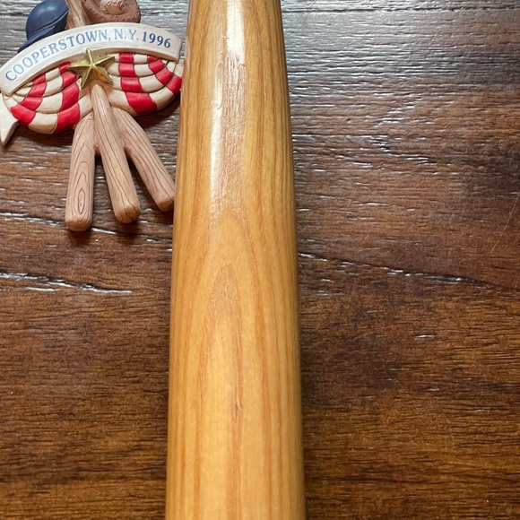 Cooperstown ornament & mini bat - Picture 3 of 4